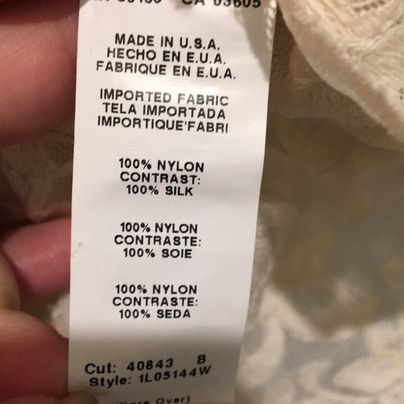 Karen Kane Blouse. - Picture 4 of 12